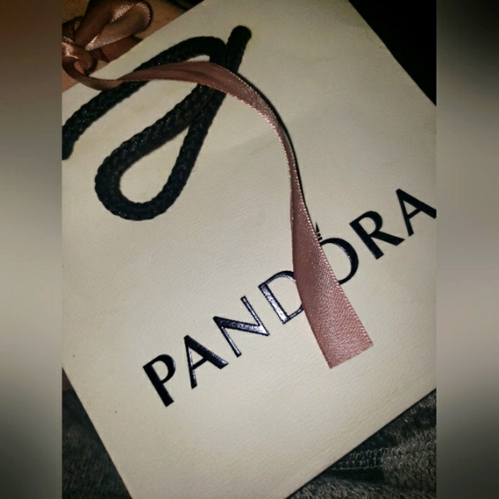 PANDORA GIFT BAG WITH RIBBON/TISSUE